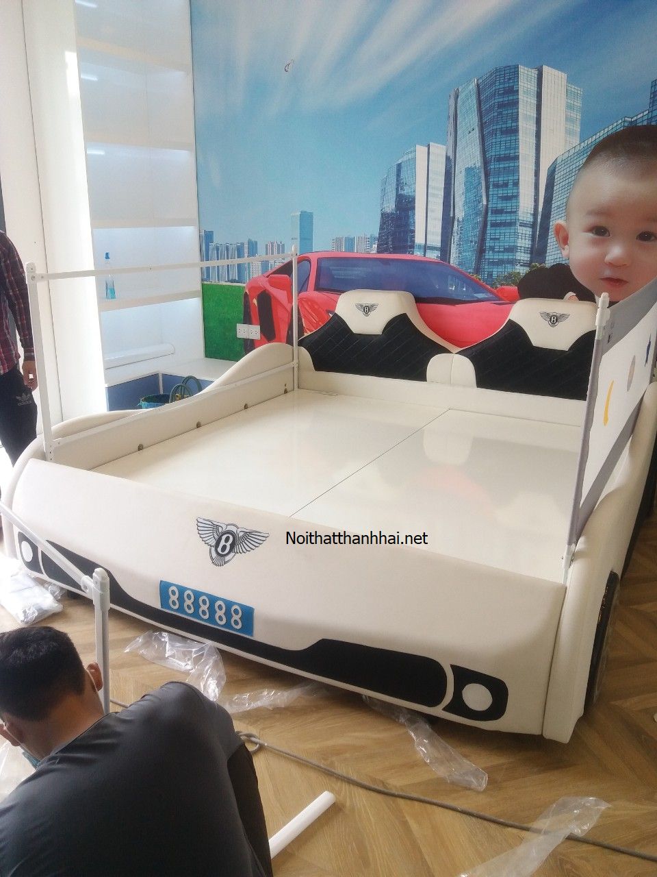 Giường ô tô màu trắng xe đua giá bán 12 triệu VND size 1m2 x 2m 2
