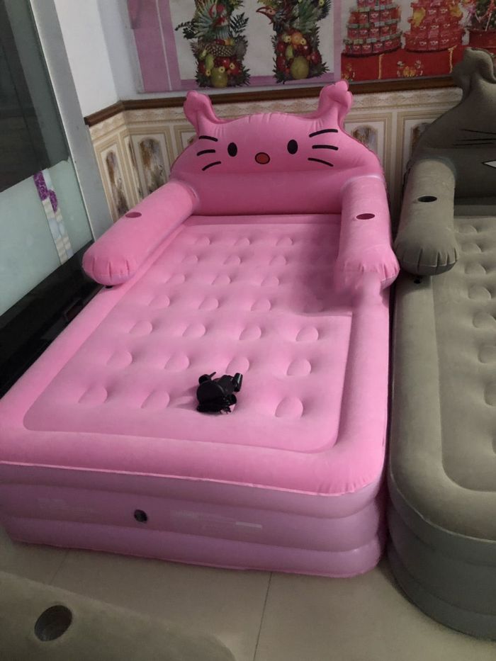 Giường hơi cho bé giá rẻ hình con gấu màu hồng