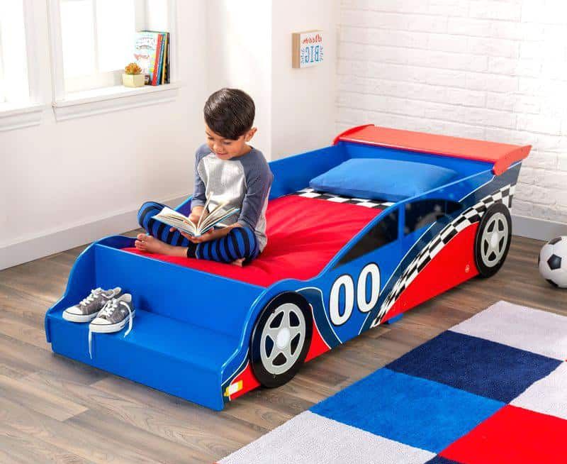 Giường ngủ ô tô bằng gỗ cho bé trai