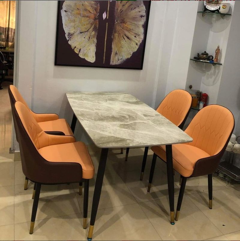 Bàn ăn mặt đá 4 ghế nhập khẩu BA003 3 Bàn ăn mặt đá 4 ghế nhập khẩu BA003 3